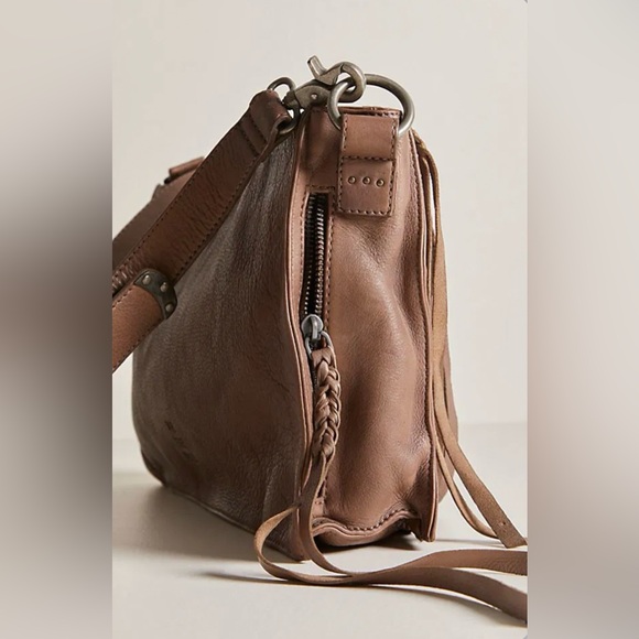 ▪️NWT Free People Dixon Crossbody in Desert Taupe - Picture 3 of 12